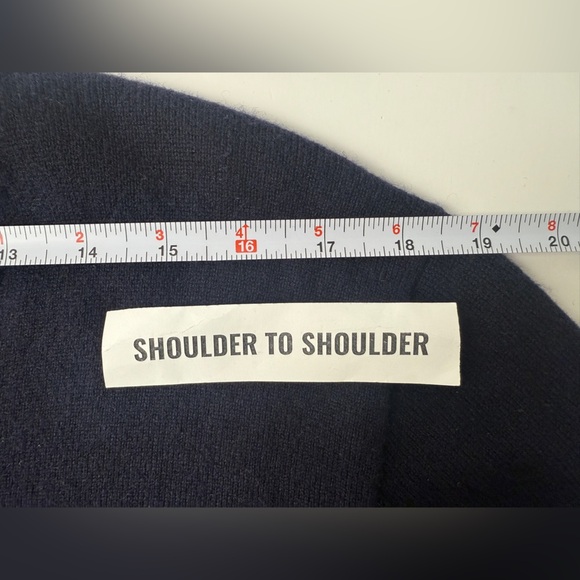 J.CREW Men's 100% Italian Cashmere V-Neck Sweater in Navy Blue Size LARGE - Picture 8 of 10